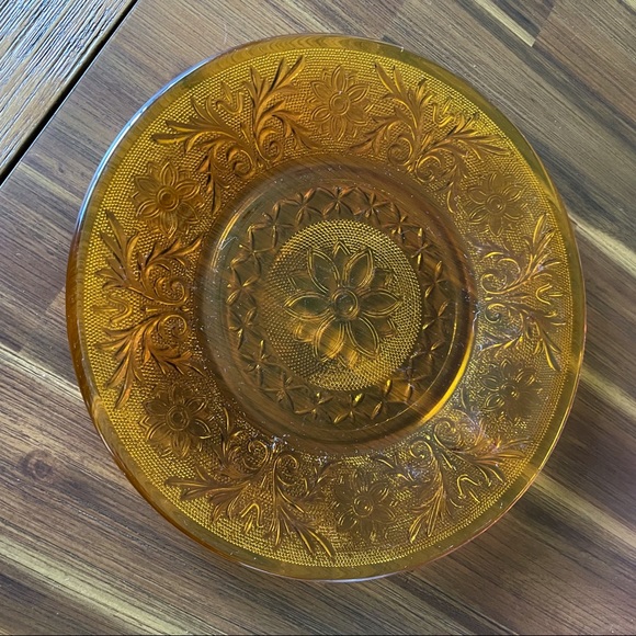 9” Vintage Indiana Amber tiara glass plate - Picture 3 of 3